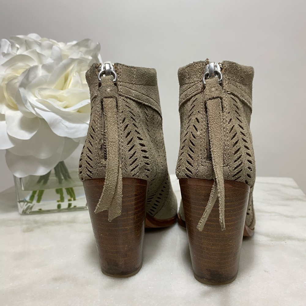 Coach - Honey Booties Sz 5 View 4